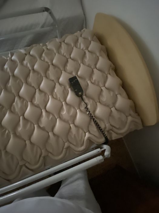 Cama elétrica articulada - com elevador