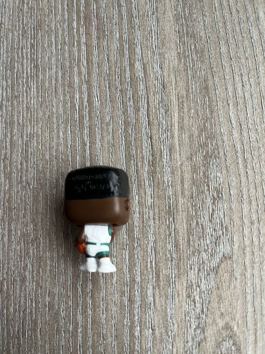 Обміняю Лукаса на Хоппера або на Дастіна з вивороту Кіндер Джой Kinder