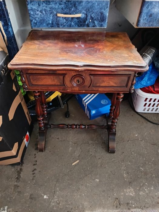 Sprzedam Toaletkę orginalna z przegrodami