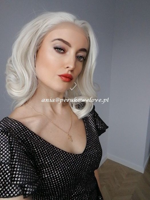 Peruka mleczny blond lace front fale włosy na co dzień