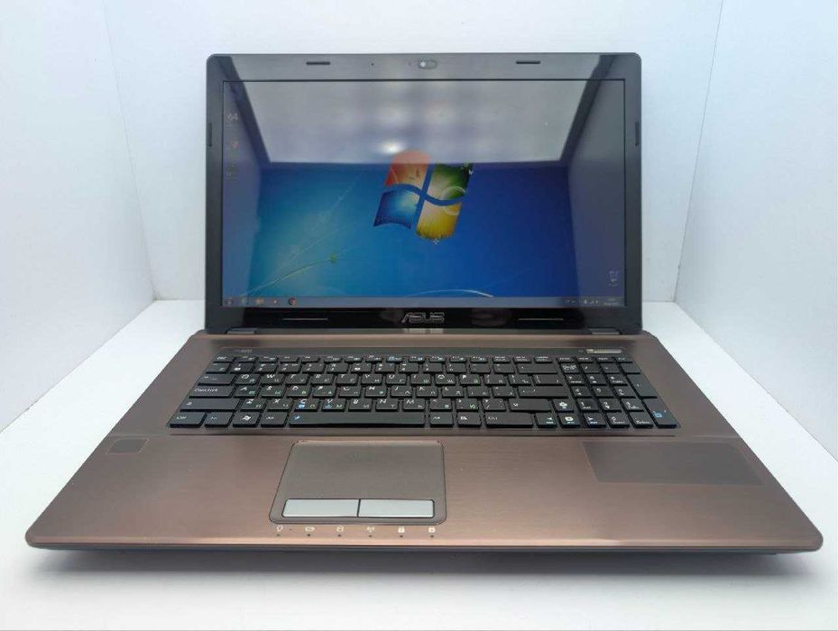 Ноутбук Asus K73E Intel i3-2370M Ram:8gb HDD-640Gb Intel HD Graphics  17.3'' HD+