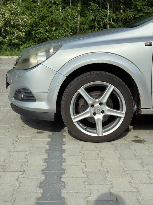 Opel Astra H GTC 1,6, 2005