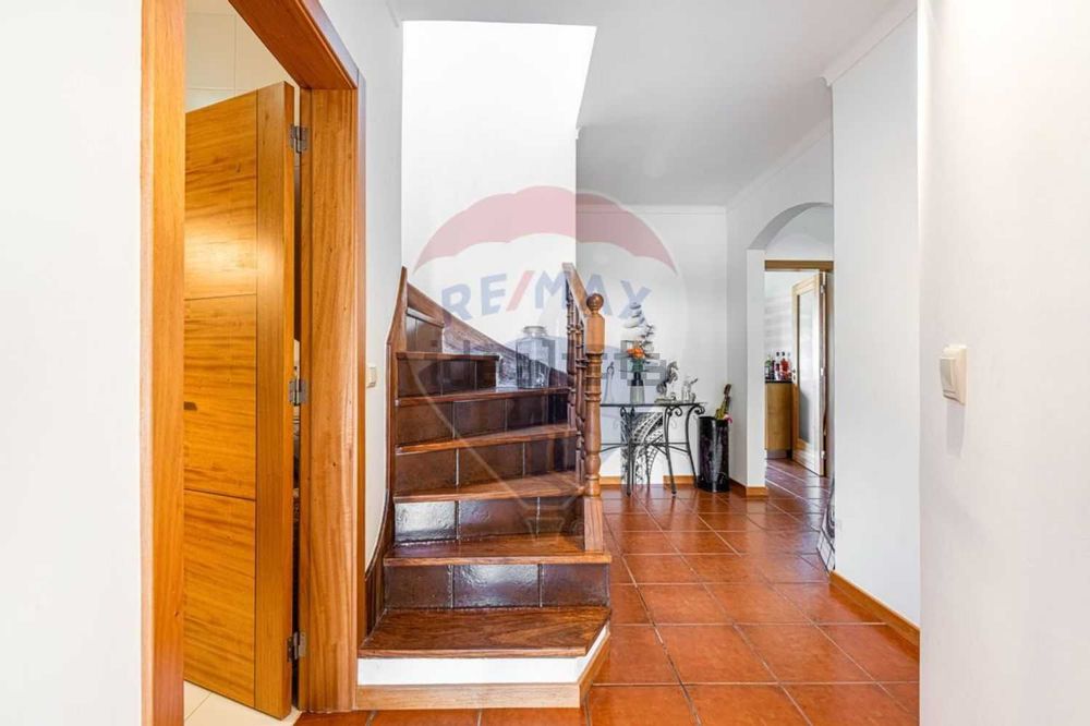 Apartamento T3 Duplex na Primeira Linha com Vistas Mar e Rio