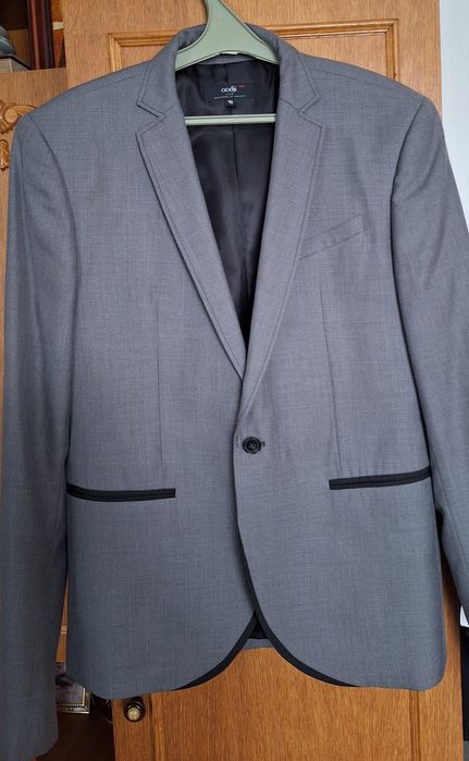 Стильний чоловічий піджак