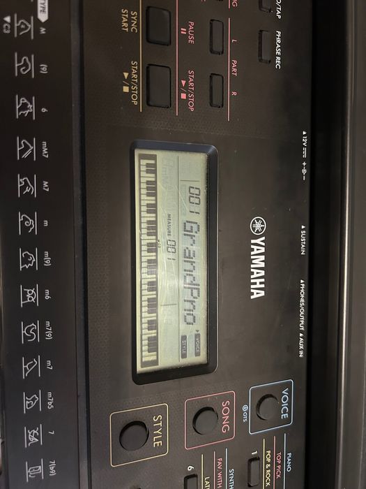 Синтезатор Yamaha PSR E273