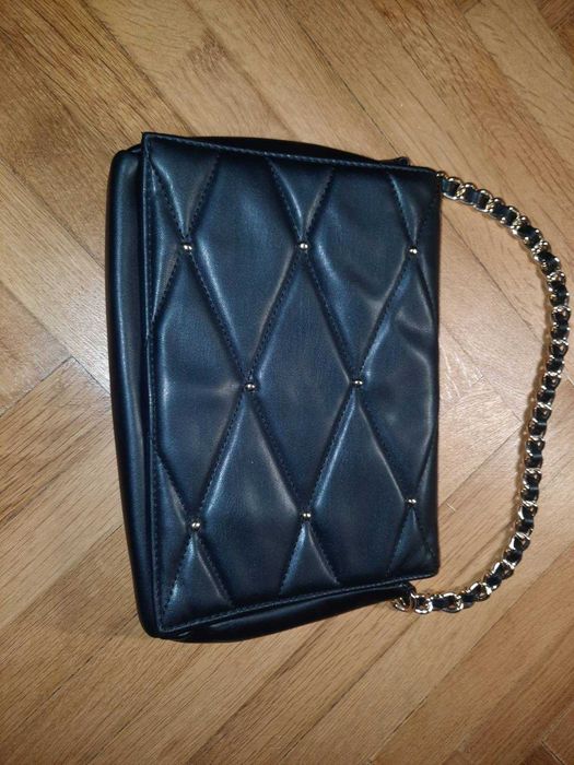 Primark .Сумка на цепочке.
30*20*5 цепочка 20 см.