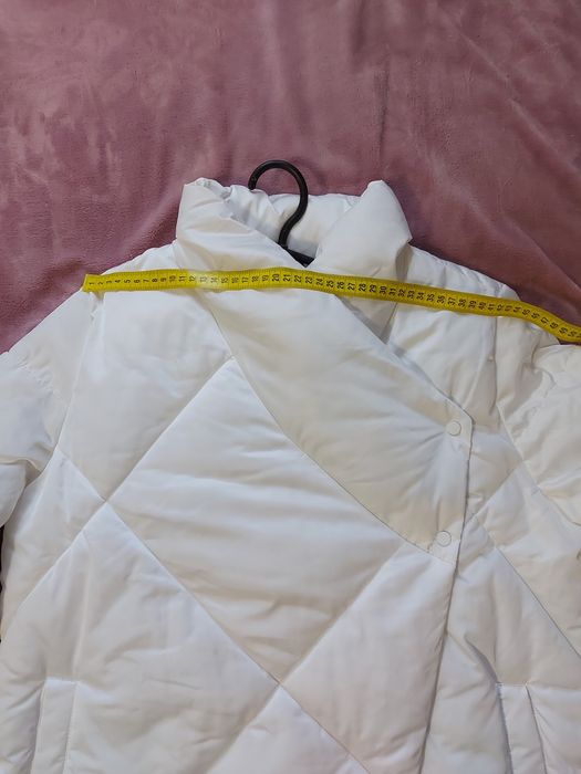 Куртка жіноча біла
