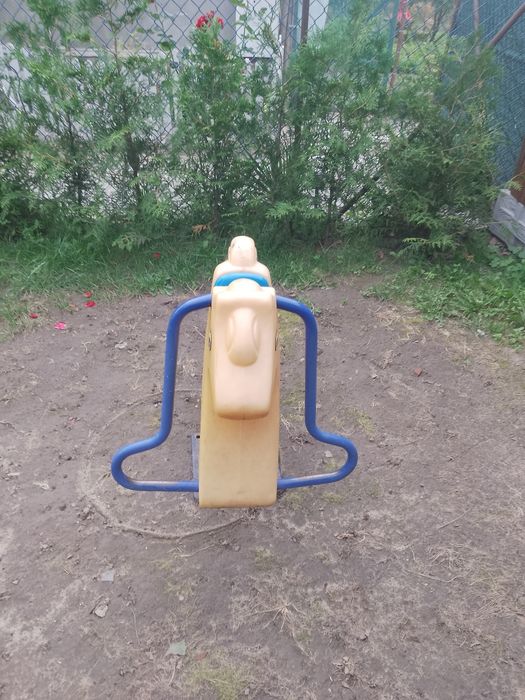 Koń ogrodowy na sprężynie