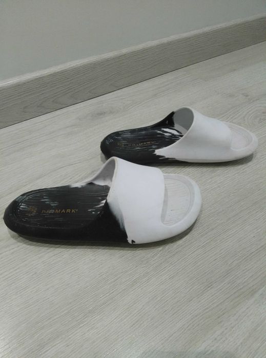 chinelos tipo  "slims".