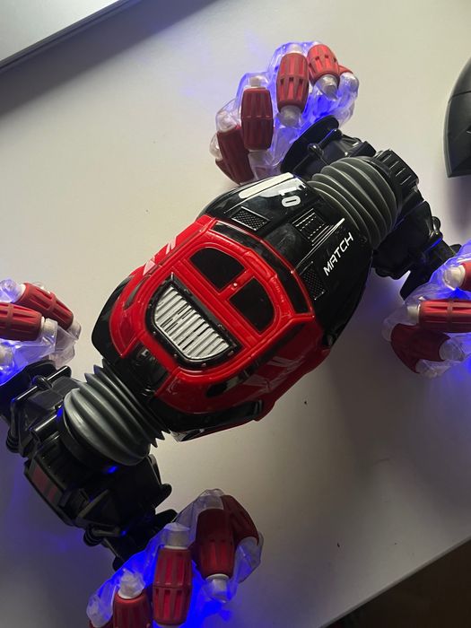 машинка на пульті управління