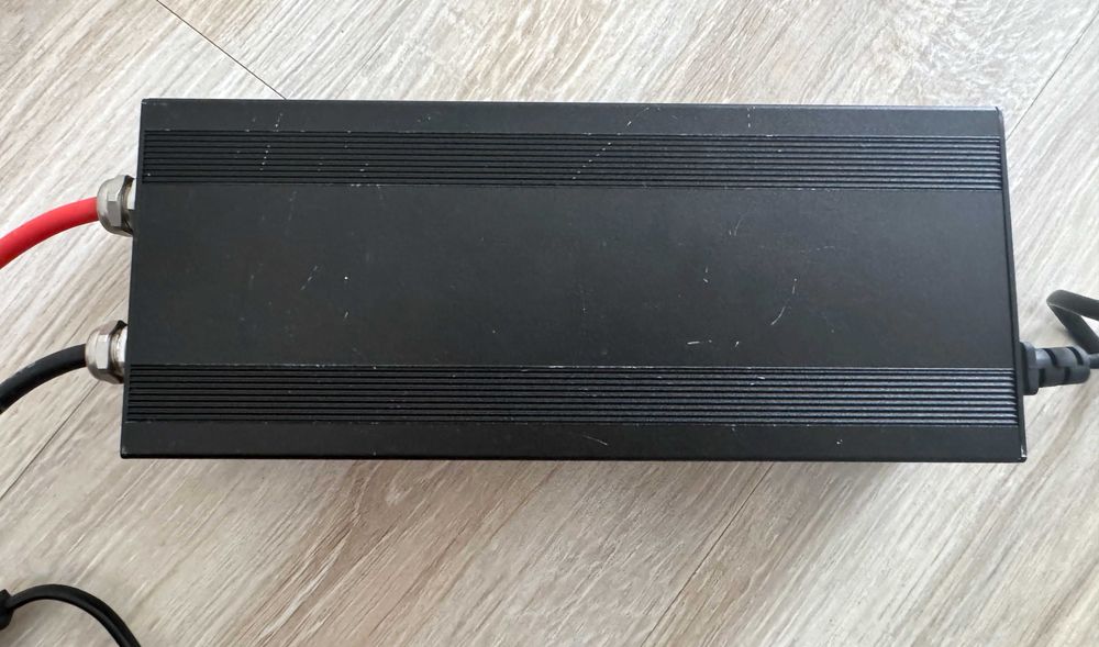 Зарядний пристрій (зарядка) для LiFePO4 750W 0-50A 14.6V