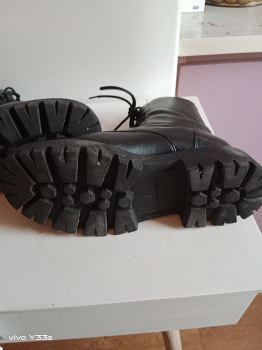 Buty damskie firmy Stradivarius