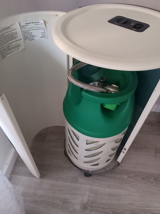 Hotspot semi novo com botija e válvula