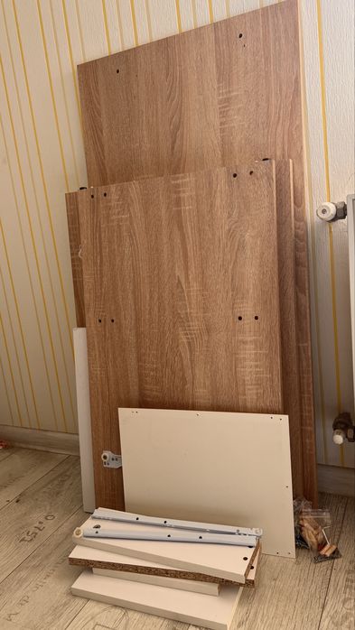 Стіл письмовий компʼютерний