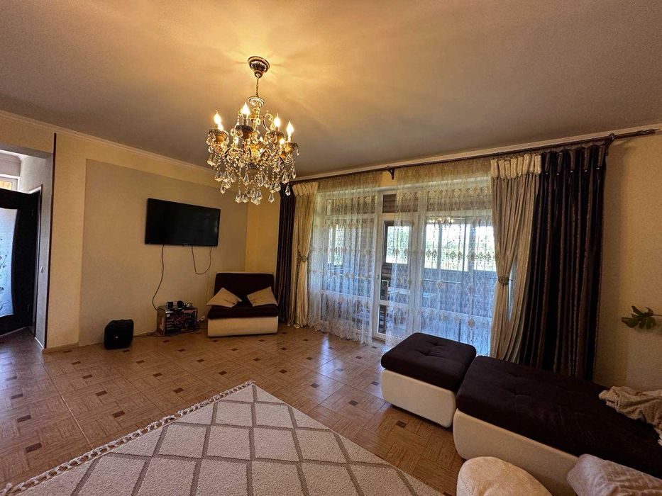 Продається будинок в м. Тячів