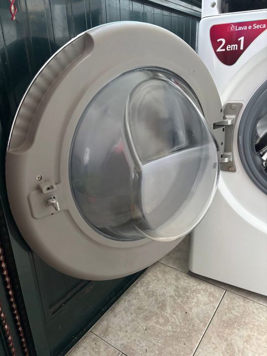 Maquina de lavar e secar roupa  LG