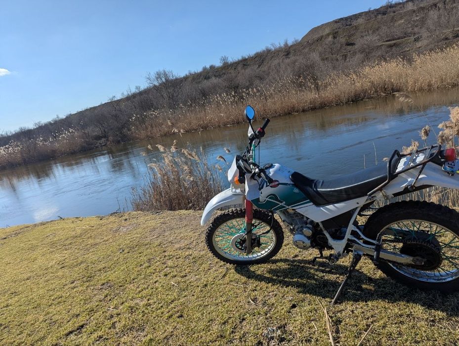 Продам ямаха сіроу 225