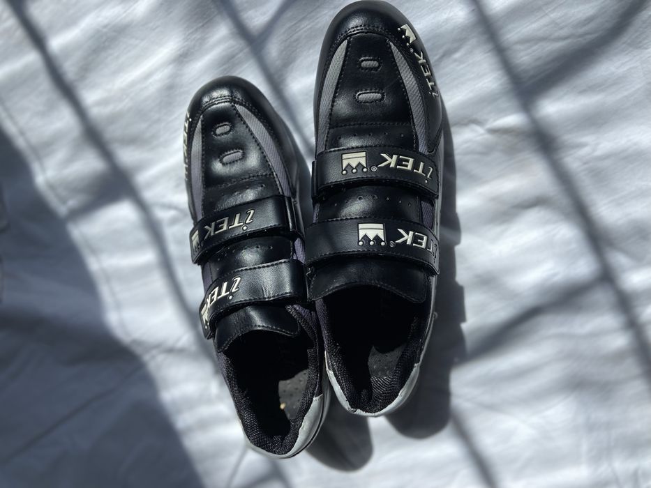 Веловзуття, велокросівки, велотуфлі Itek