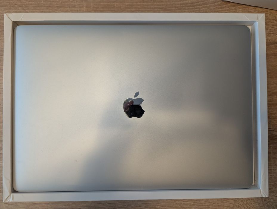 MacBook Pro 16" 2019, model A2141, i7 2.6GHz 6-core, 16GB, Radeon Pro 5300M 4GB, 512GB SSD