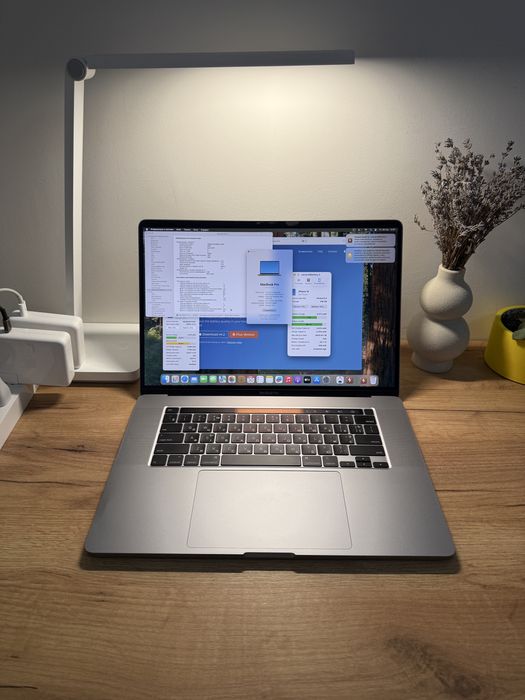 MacBook Pro 16 2019 8-Core i9 32Gb 1Tb Radeon 8Gb