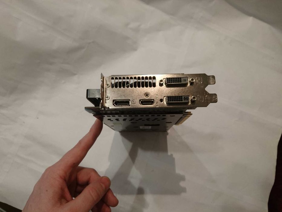 karta graficzna Radeon R9 270 4GB