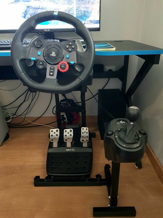 Volante Logitech G29 com suporte.