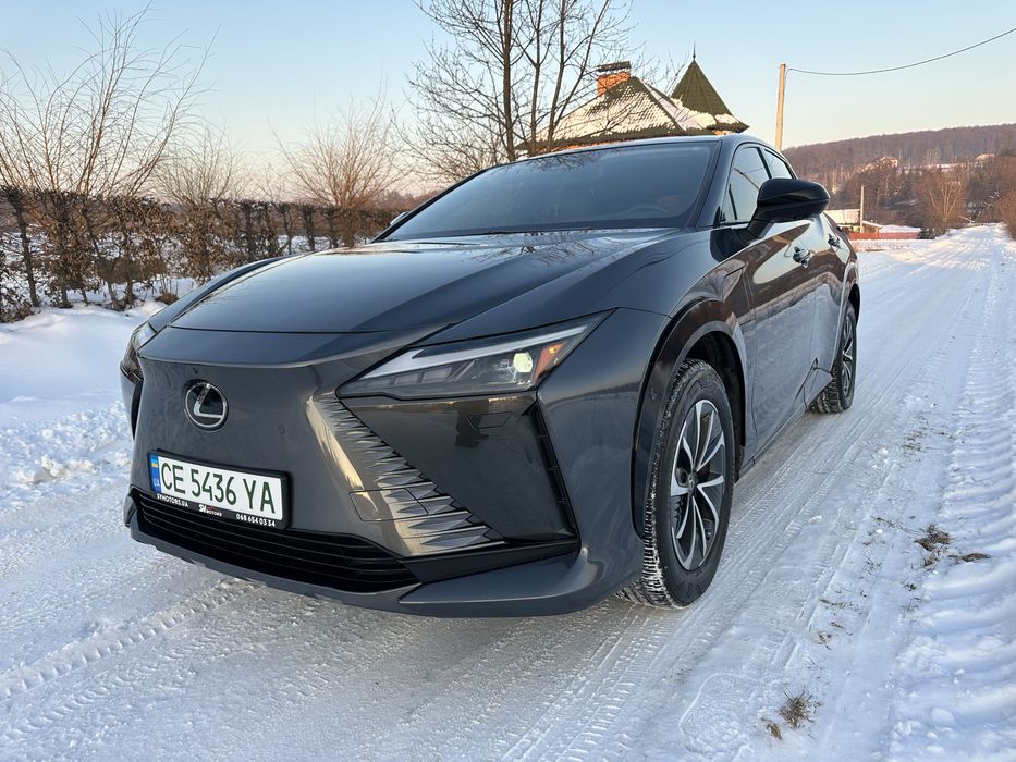Lexus RZ 450 електро