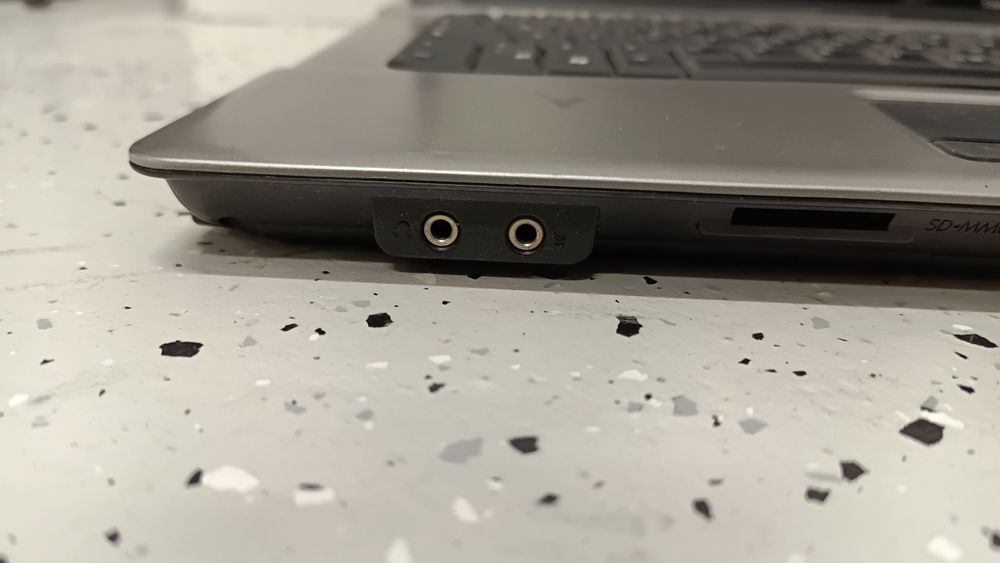 Laptop HP Compaq 6720s 3GB RAM  C2D T5270. 250GB SSD