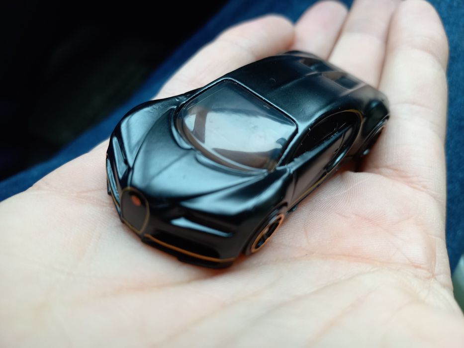 Hotwheels mystery model bugatti VW beetle lote de 2