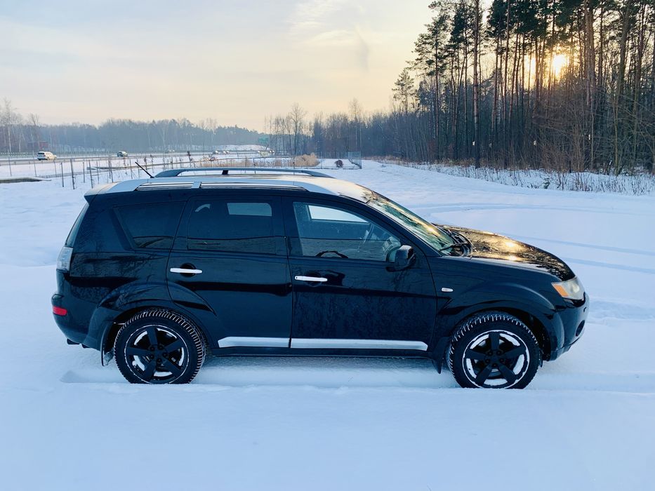 Mitsubishi Outlander 2.0 DiD 140KM 4x4 Black Alu18