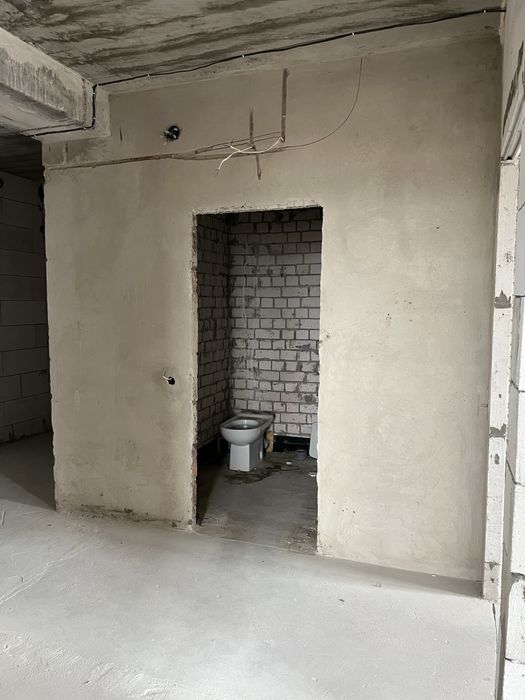Продаж 2-кім квартири  у новому заселеному будинку. 60 м2. Підходить під Є оселя