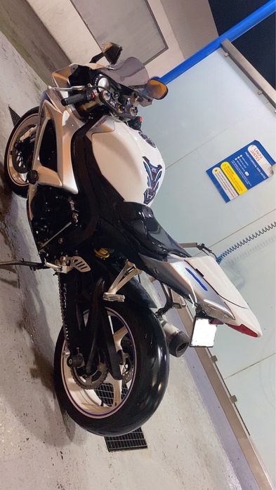 Suzuki GSXR 600 K9
