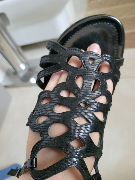 Sandały ażurowe 37 skóra na płaskim obcasie Zodiaco