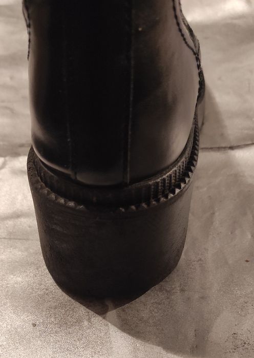Buty damskie sztyblety, botki na grubej podeszwie.