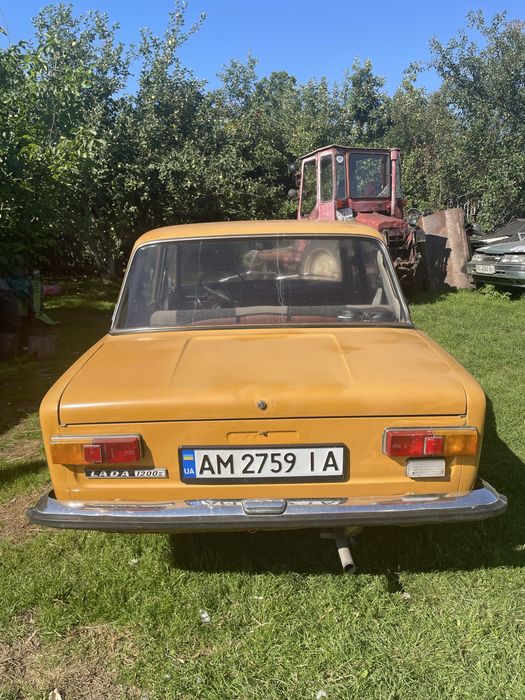 Продам автомобіль ваз 21011