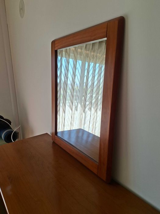 Cómoda de madeira cerne + Espelho da mesma coleção