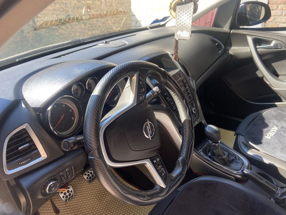 Opel Astra Sport Tourer 2013 р.