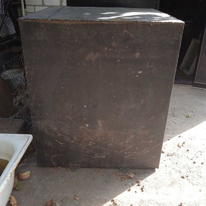Металлическая емкость - 1,5 м,куб, толщиной 2,8 мм.