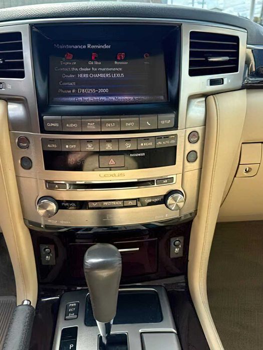 Lexus LX 570      2014