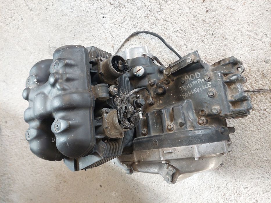 Silnik triumph bonneville 900 i silnik honda ntv 650