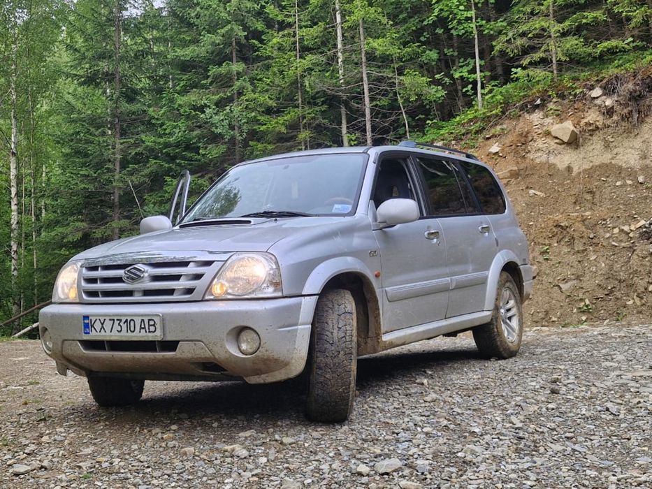 Продам рамний позашляховик, на повному ходу, пробіг 238 тисяч.
Масла в раздатці, коробці та задньому мосту замінені на 225 тисячах.
На 234 тисячах замінено ГРМ, помпу, всі роліки та ремні.
Авто на тимчасовій регістрації, переоформлення на військового.
Торг біля капота присутній.