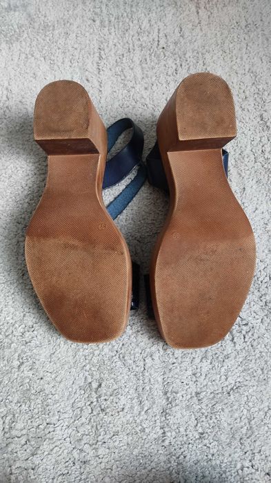 Sandália Azul Alta