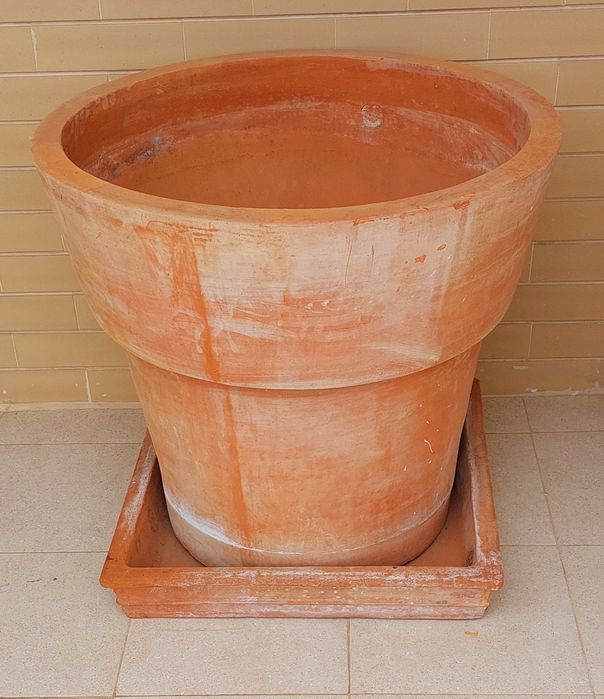 Vaso grande em terracota