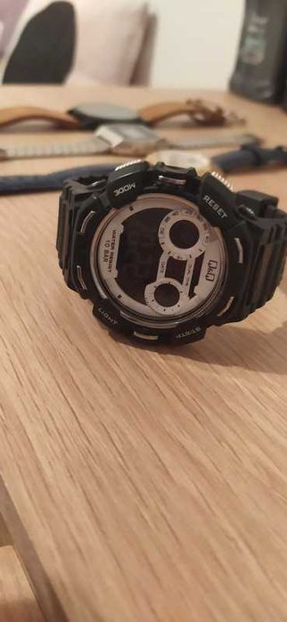 Relógio digital Q&Q (Casio)