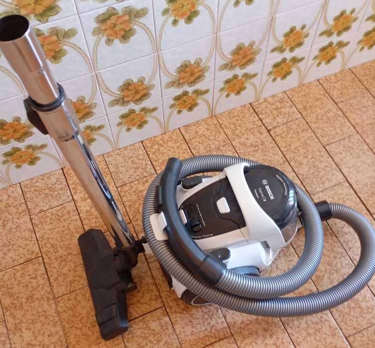 Aspirador s/saco Bosch