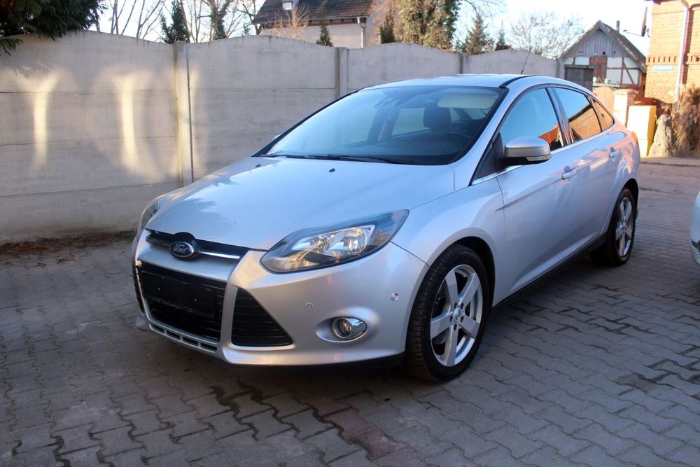 Ford Focus TITANIUM - Klimatronic / Sony / Bluetooth / Tempomat