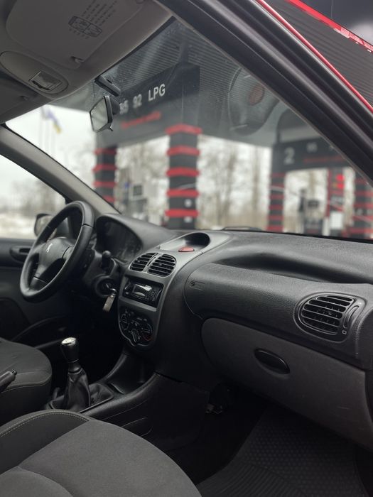 Продам Peugeot 206 1.4 Бензин Кондиционер ОБМЕН