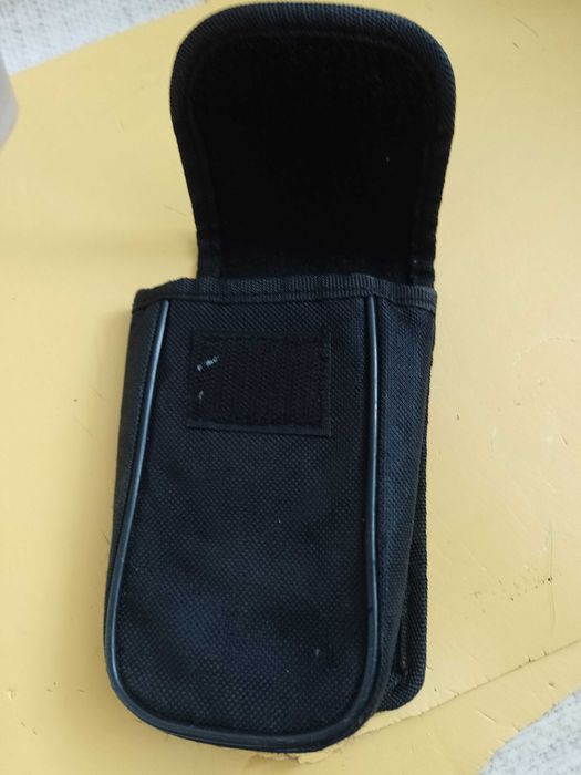 Futerał do małego aparatu