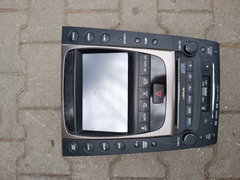 Radio Lexus GS 450h.