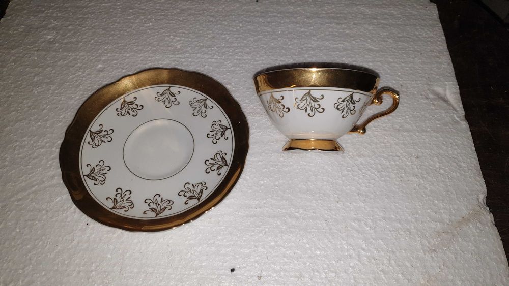 Vendo chávena Antiga Vista Alegre e outras